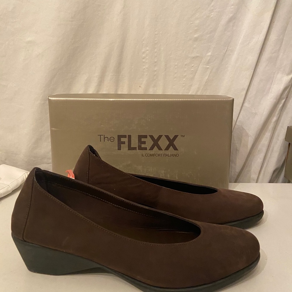 The Flexx brown suede wedge flats size 9M